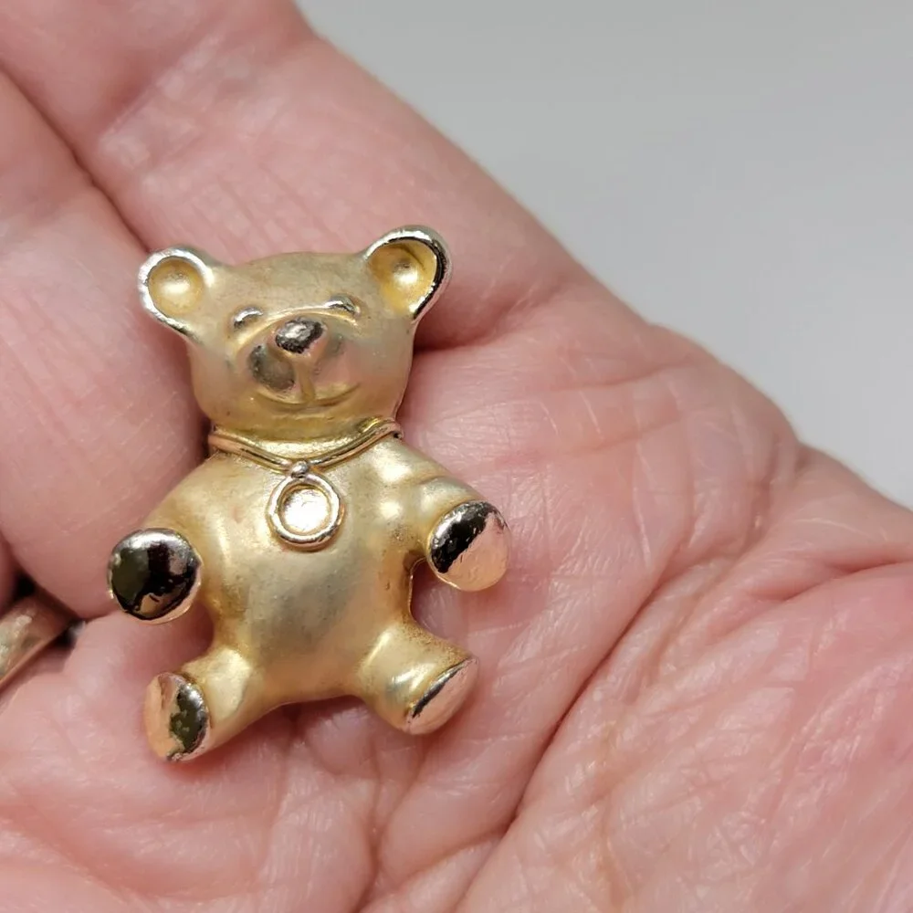 Vintage Set of 2 Bears One Brooch One Pendant Charm Gold Tone 1 1/2 Inch High - Picture 2 of 9